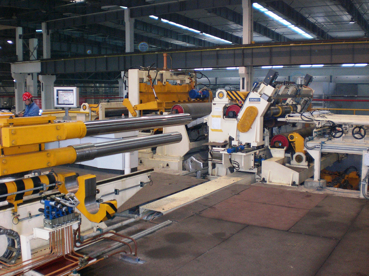 Trimming Lines / Danieli Fröhling