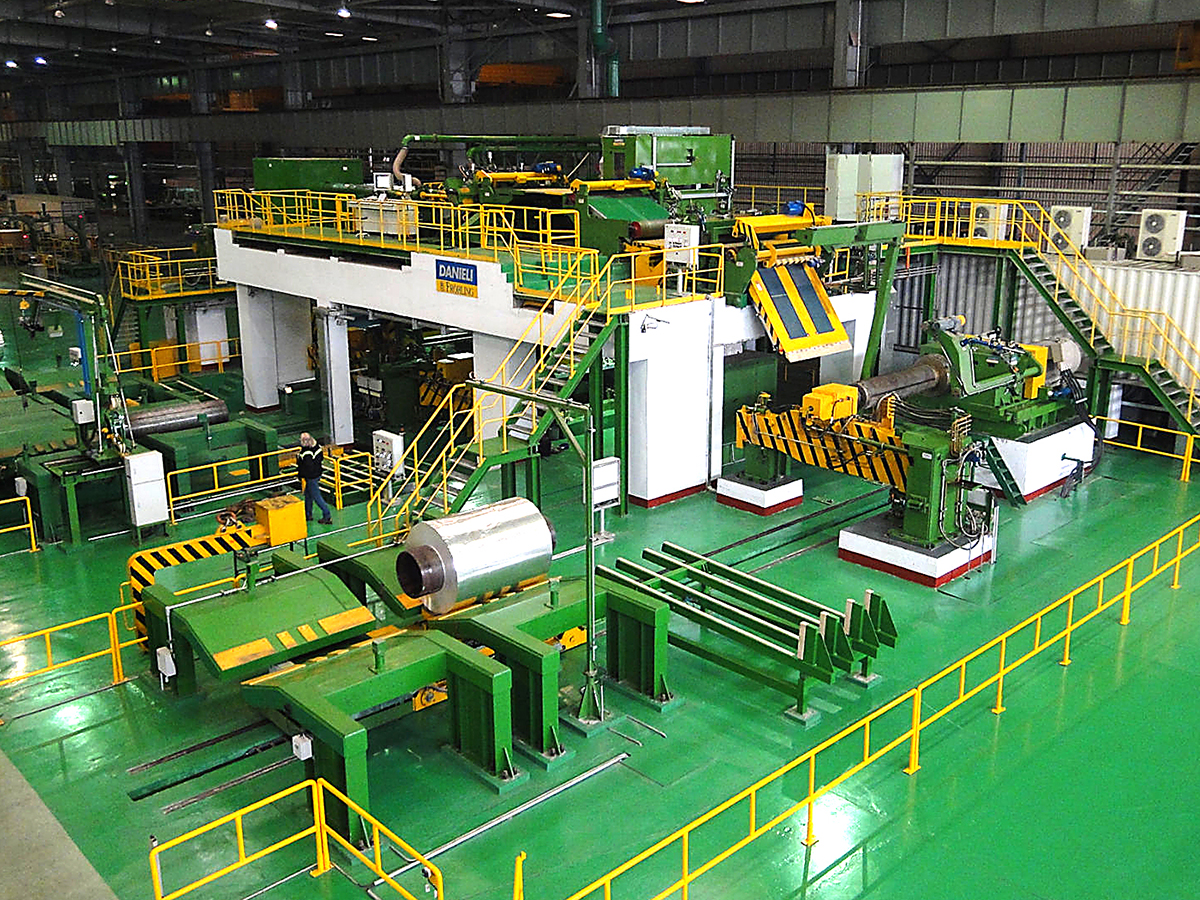 Trimming Lines / Danieli Fröhling